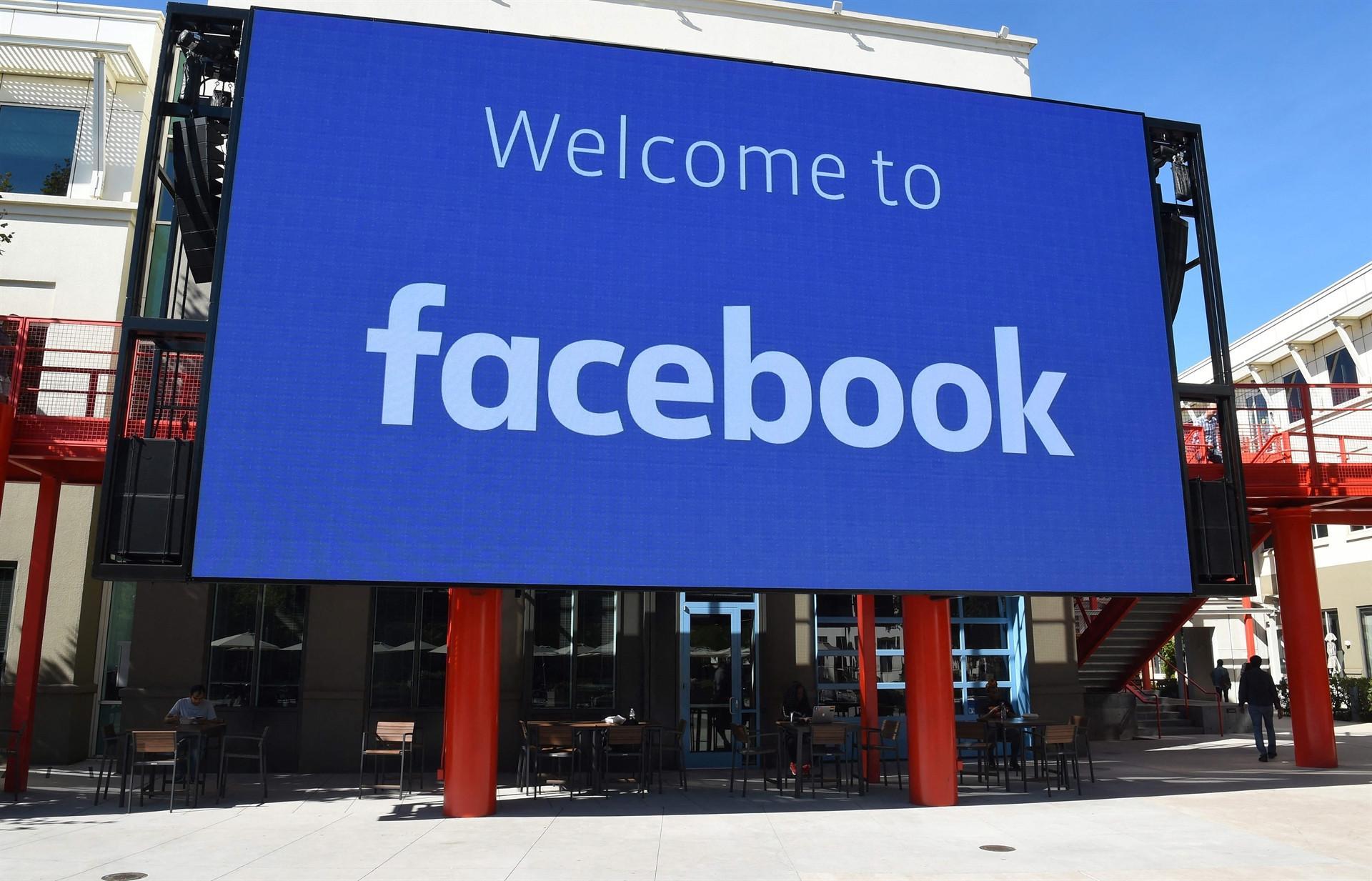 Facebook to restore Australia news pages after deal on media law