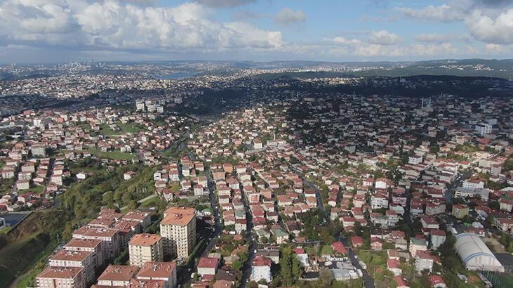 Nearly 300,000 buildings in quake-prone Istanbul over 40 years old, report says