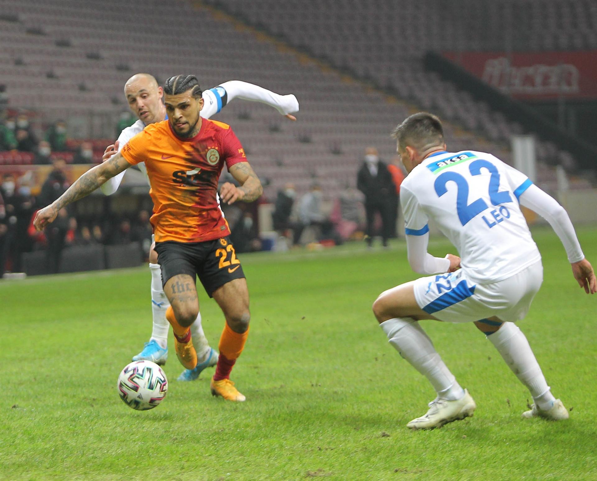Galatasaray beat Erzurumspor to maintain league lead