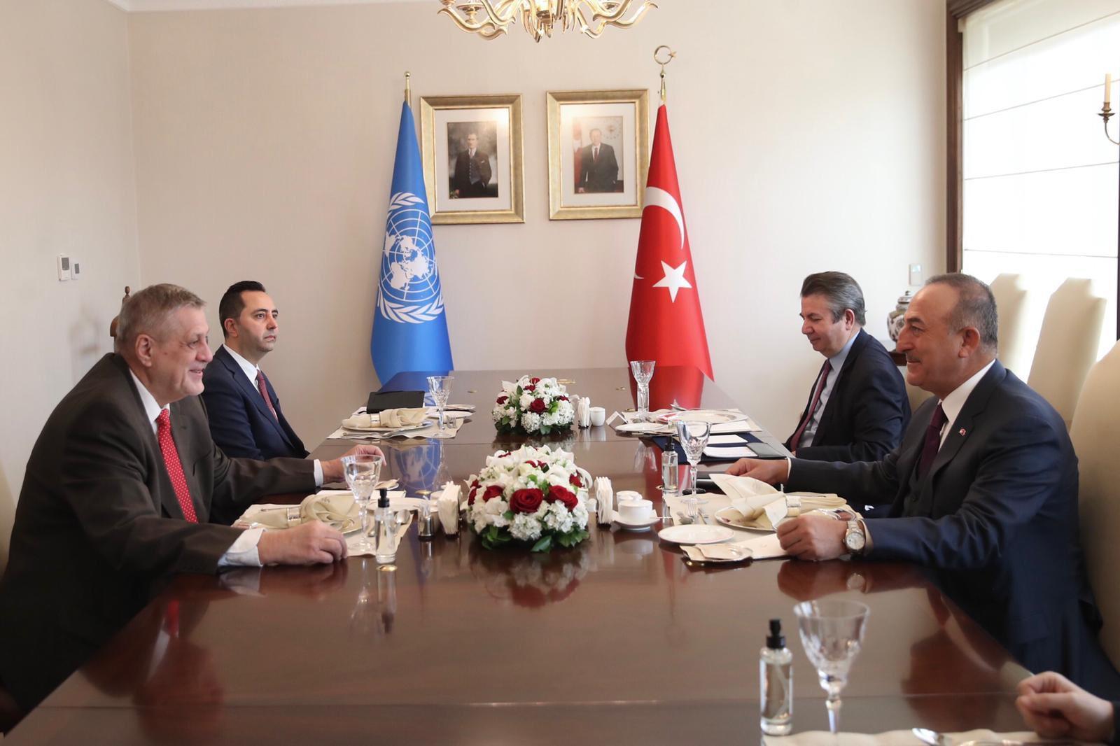 Turkish foreign minister, UN envoy talk Libya