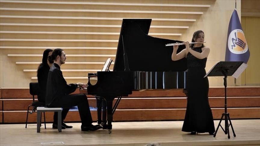 Young Turkish flutist wins British Flute Society award