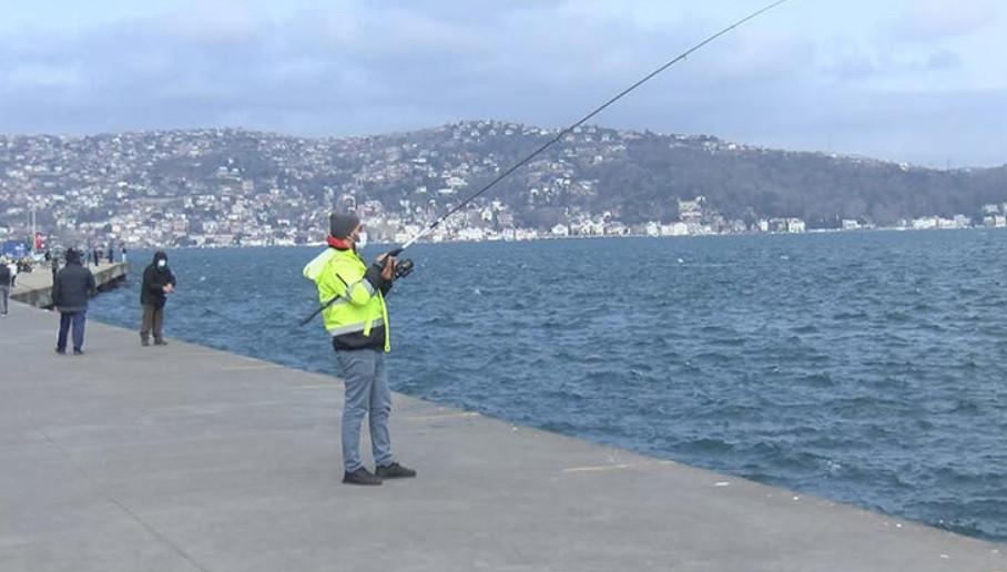 Seabed of Bosphorus full of toxic sinkers: Marine biologist
