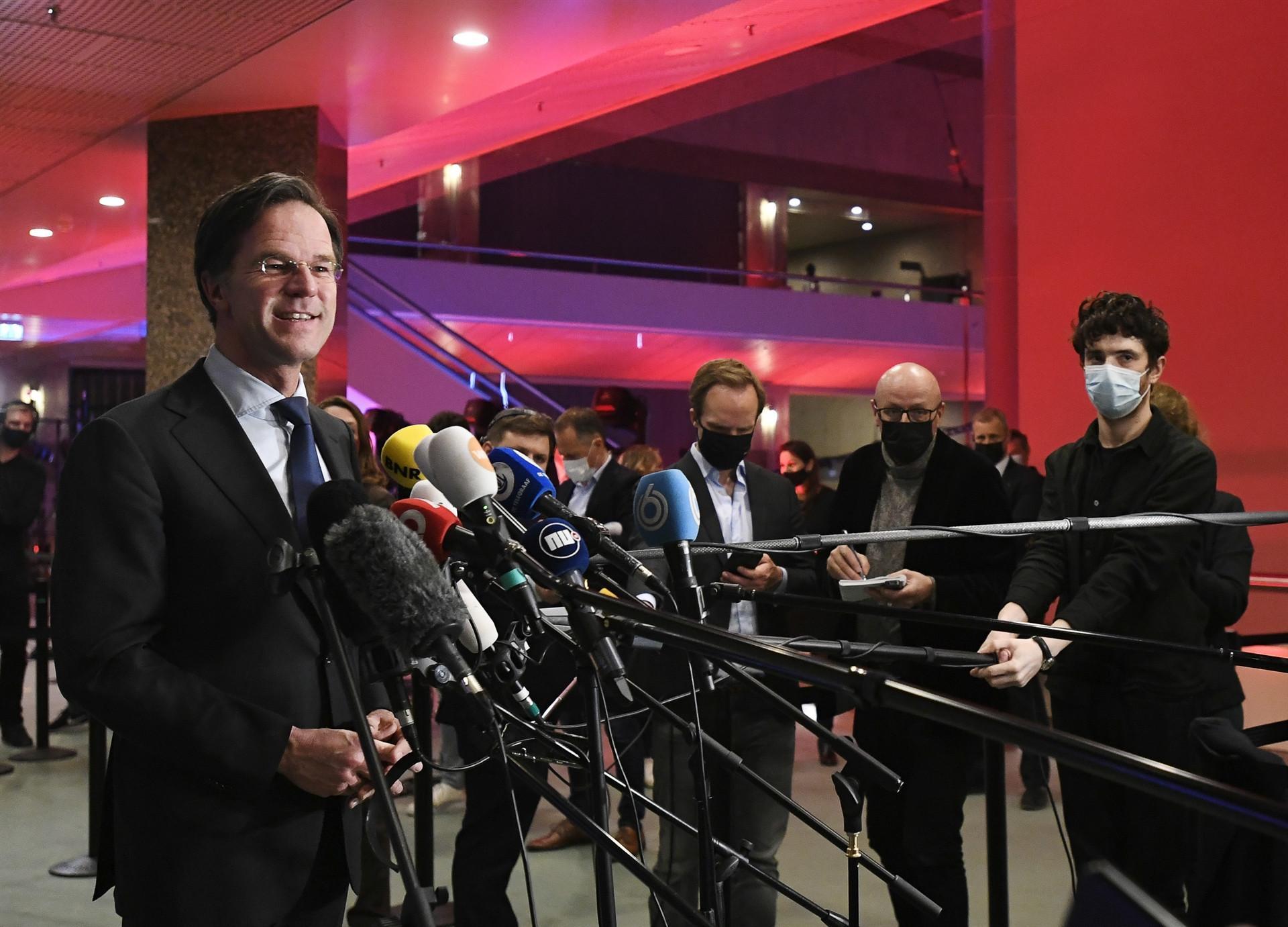 Dutch PM claims win in COVID-dominated vote