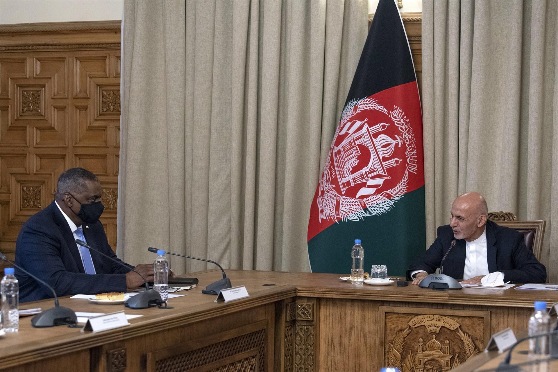 In Kabul, Pentagon chief speaks of responsible end to war