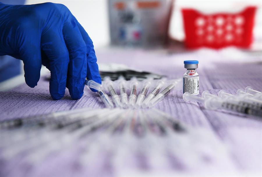 EU warns will block jab exports