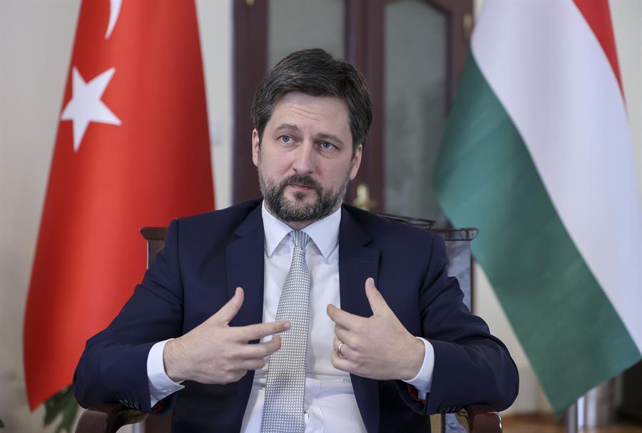 Hungarys Turkish-fluent envoy popular among Twitter users