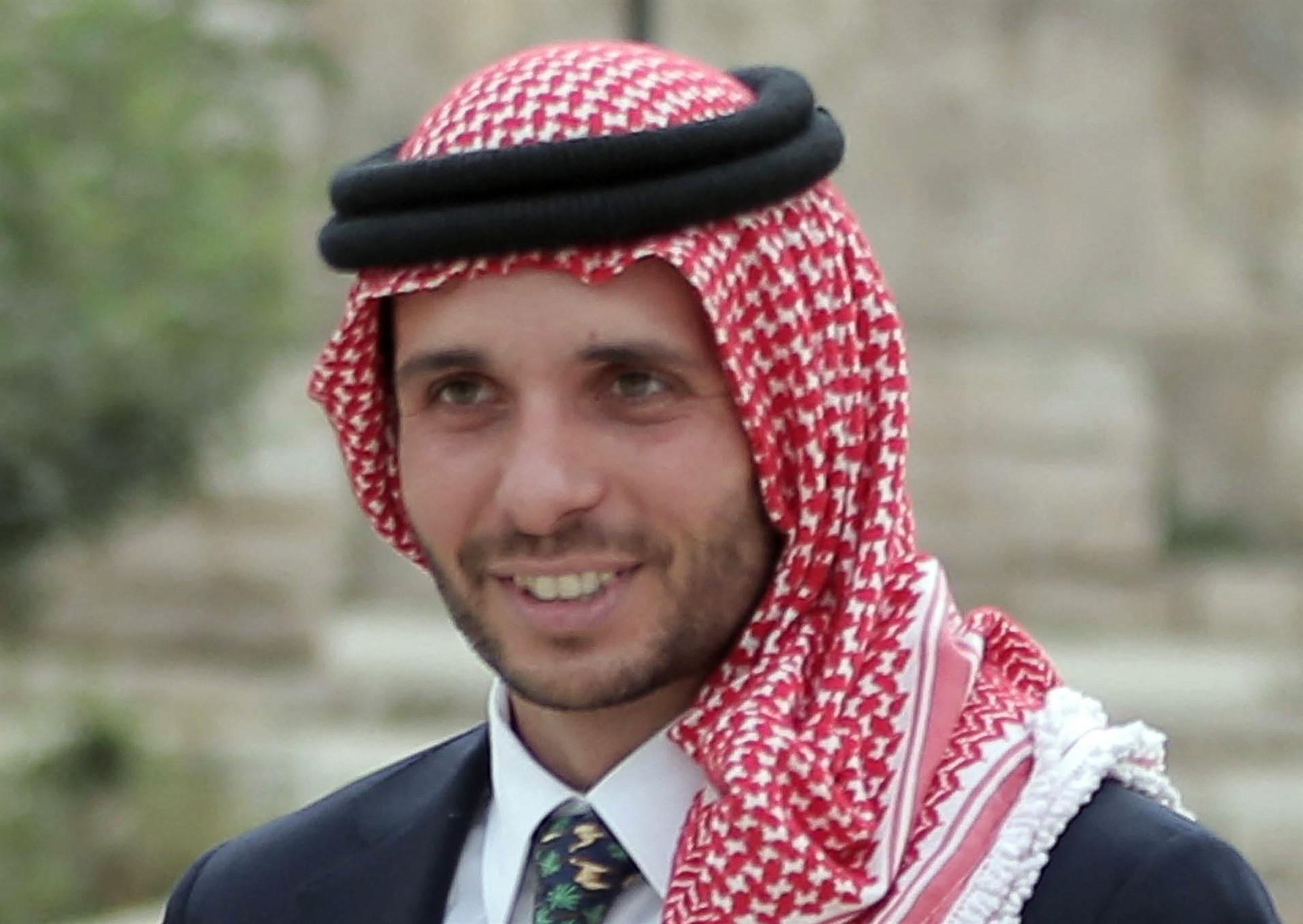Jordan kings half-brother says under house arrest after security sweep