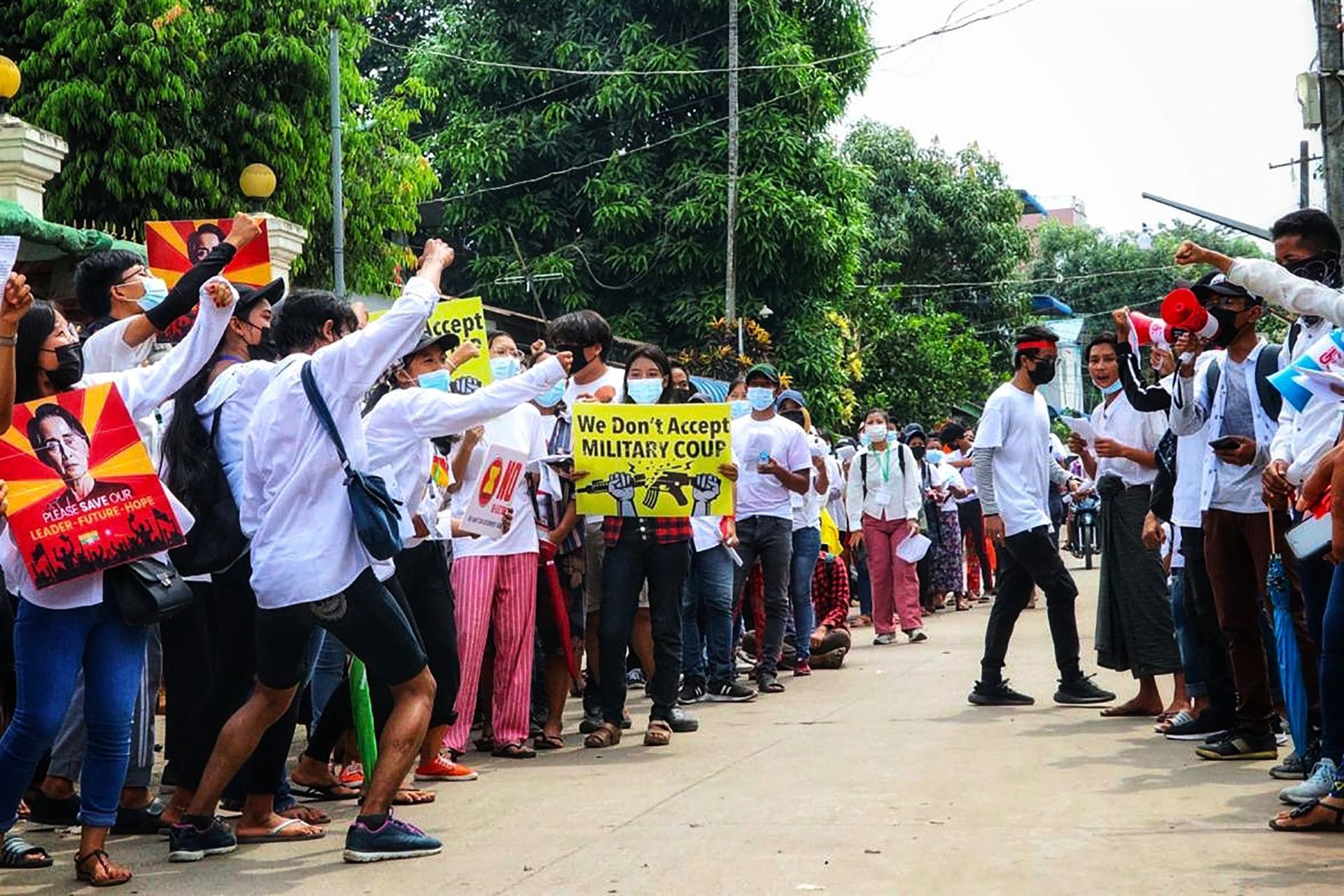 Myanmar death toll mounts amid protests, military crackdown