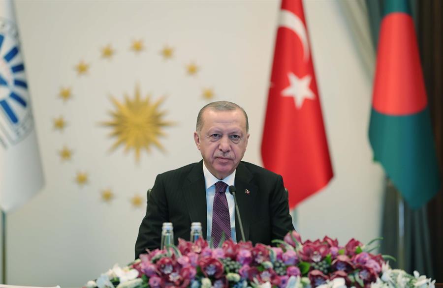 Erdoğan urges D-8 to trade in local currencies