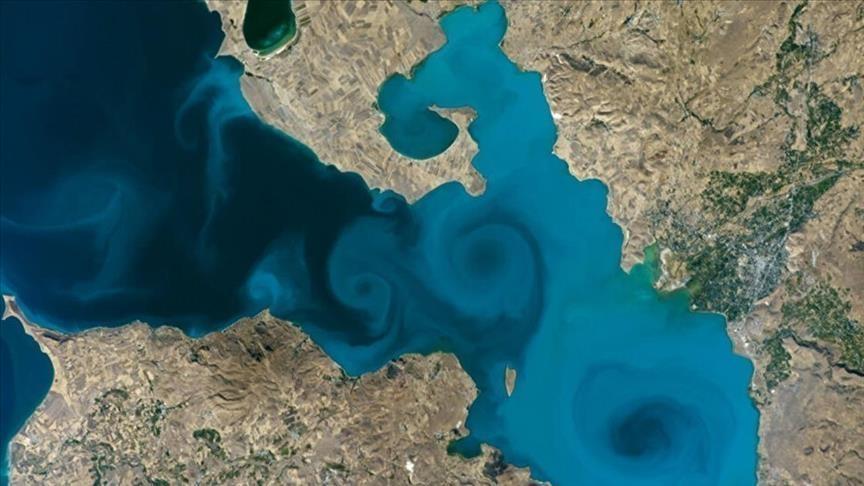 Photograph of Lake Van wins NASA competition