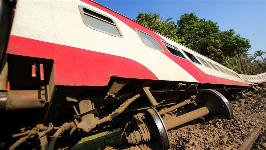 Dozens injured after train derails in Egypt
