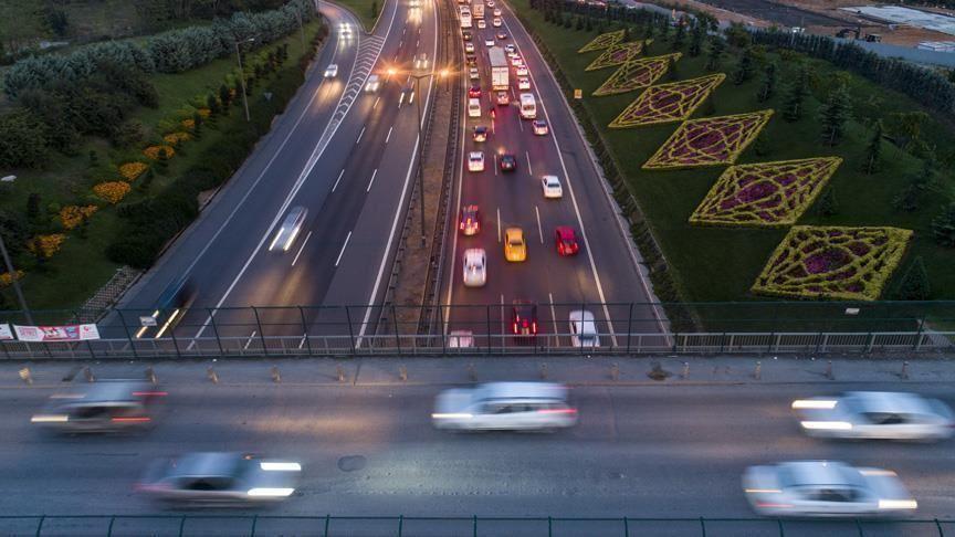 Road motor vehicle registrations jump in March