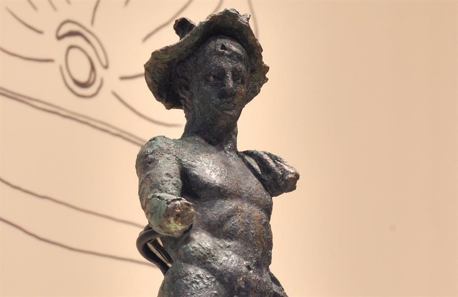 Hermes statuette draws attention in museum