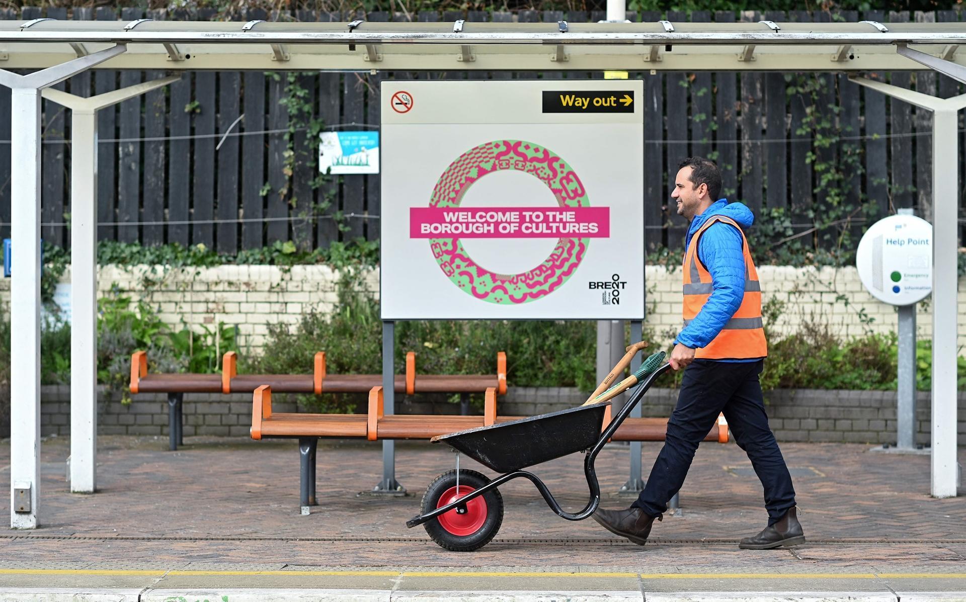 In London, rail-side gardening blossoms during pandemic