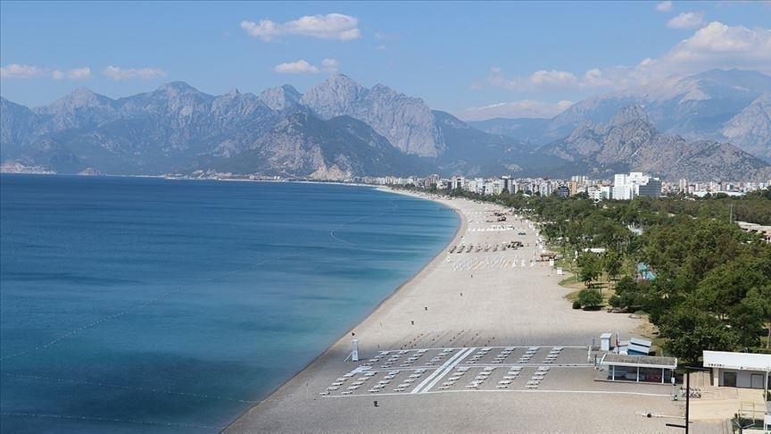 Turkey hopes lockdown rescues tourism season