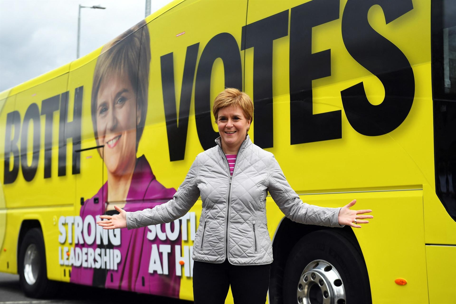 Hope, division as Scots vote on independence referendum plan