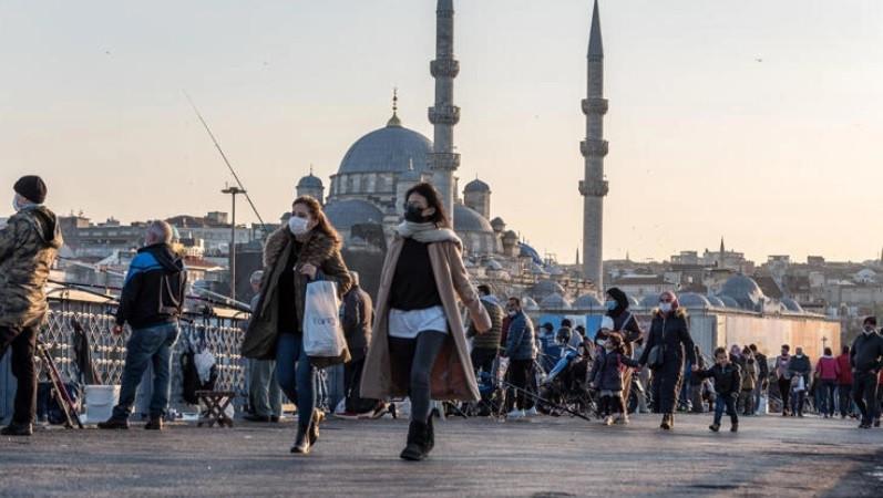 Size of Turkish families continues to shrink: TÜİK