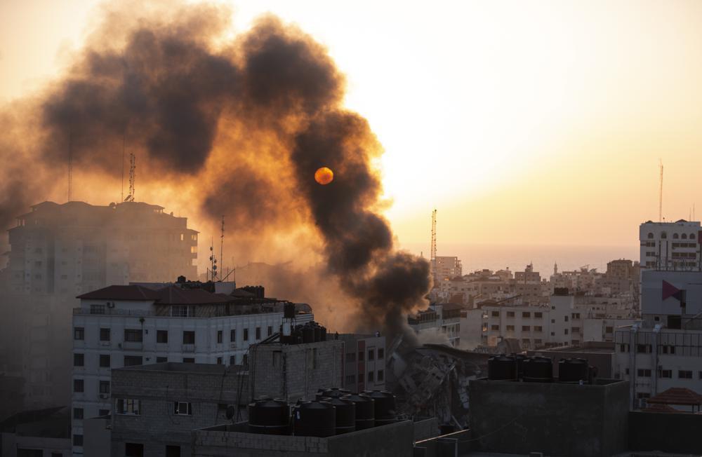 Weary Gaza marks Eid al-Fitr amid Israeli attacks