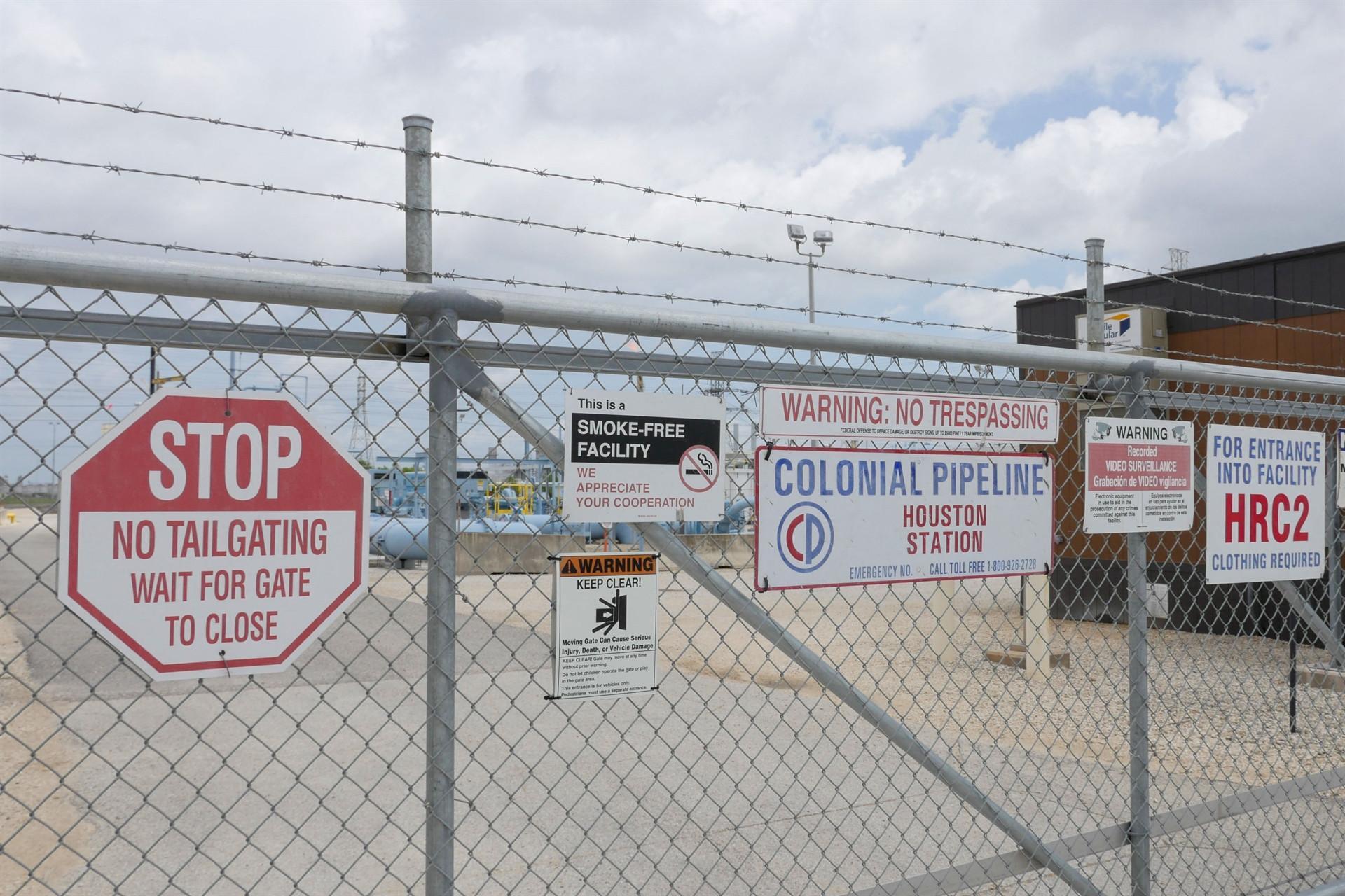 Panic buying shuts down US gas stations as pipelines begin to reopen