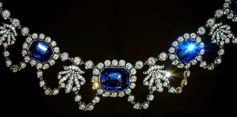 Napoleonic jewels dazzle in Geneva auction