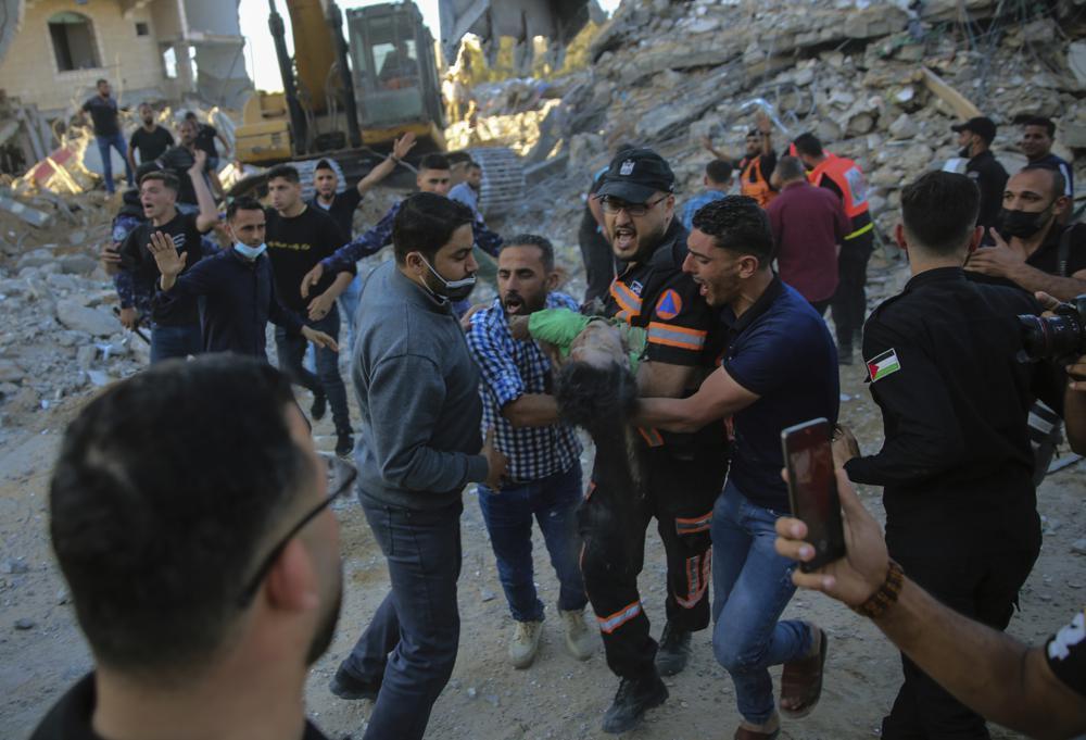 Israel resumes air strikes on Gaza