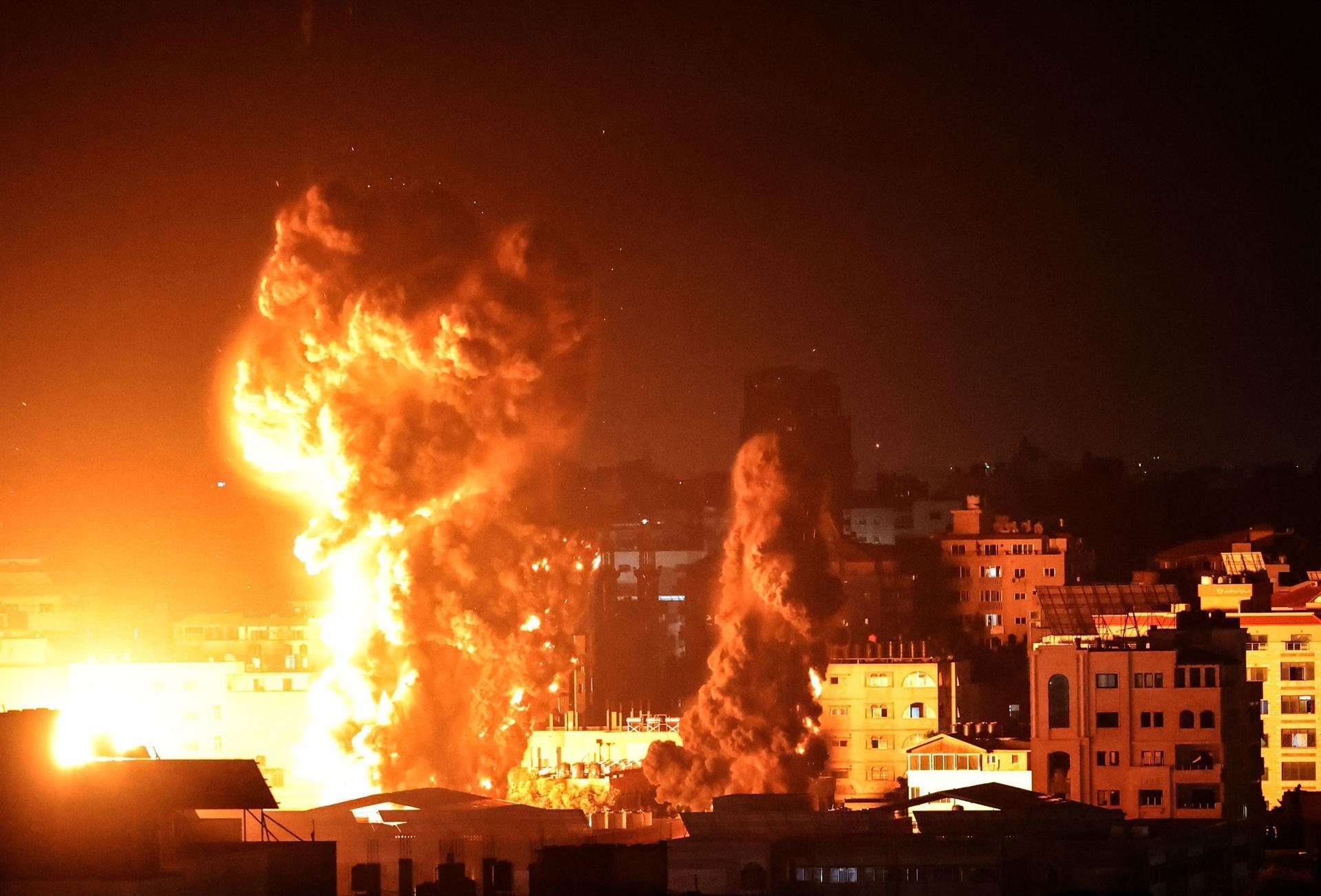 Israel launches intense attacks in Gaza as Sunday becomes deadliest day