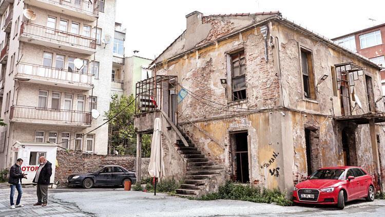 Turkish poet’s historic house used as parking lot
