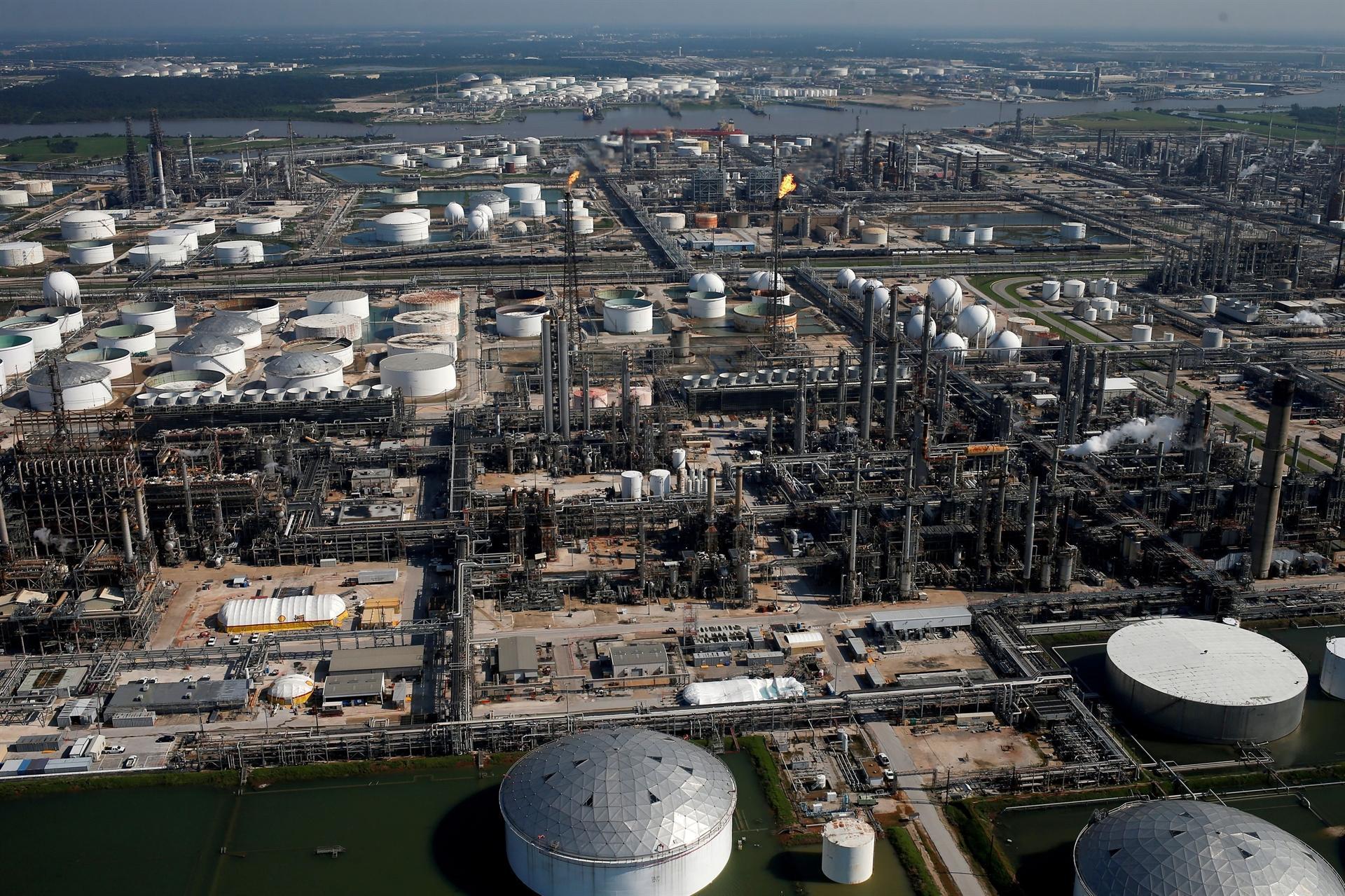 Shell ordered to cut emissions in landmark Dutch climate case