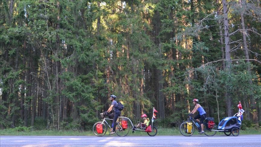 Turkish family visits 30 countries on bicycles
