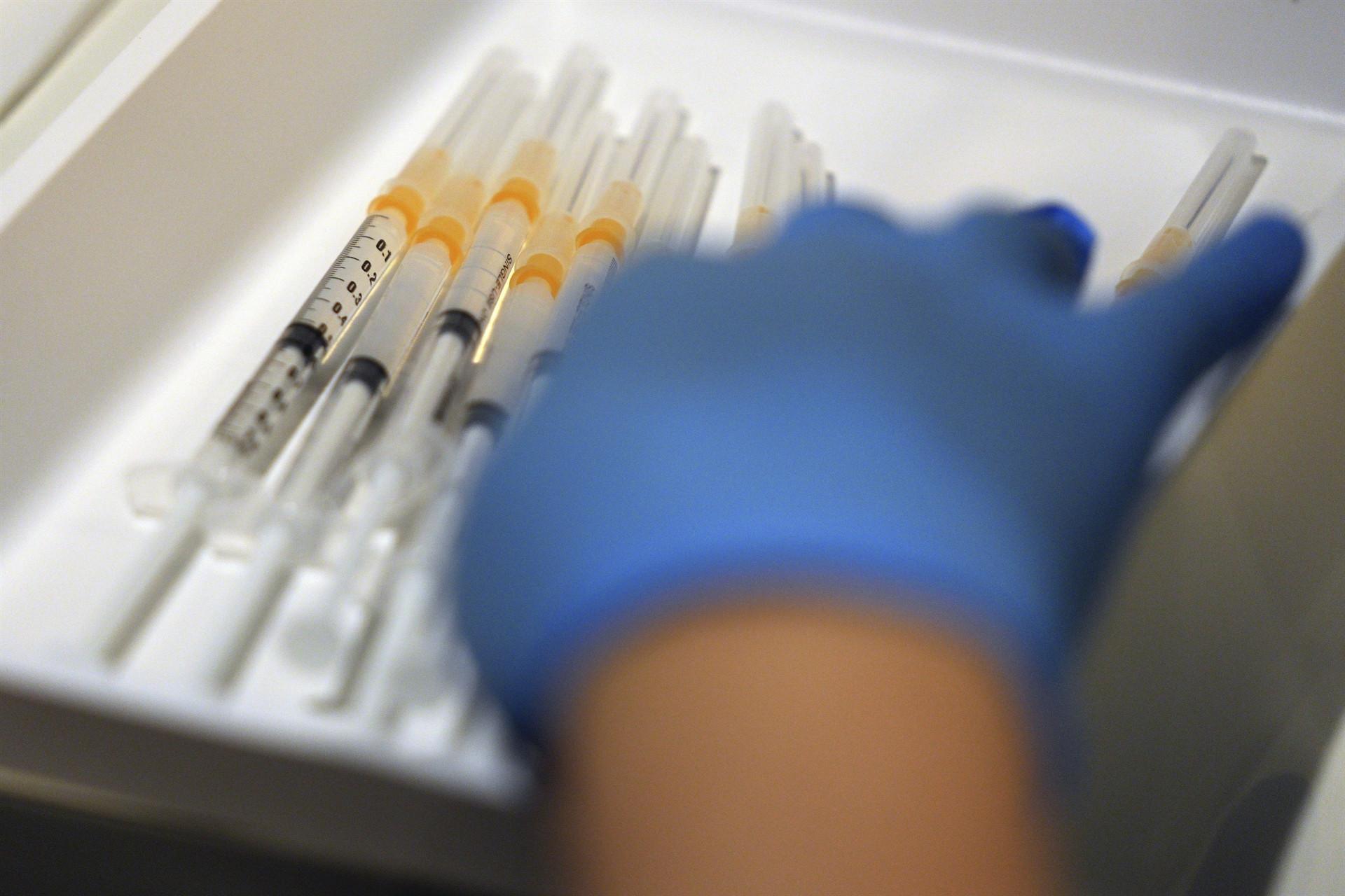 US senators promise vaccines for Taiwan amid China row