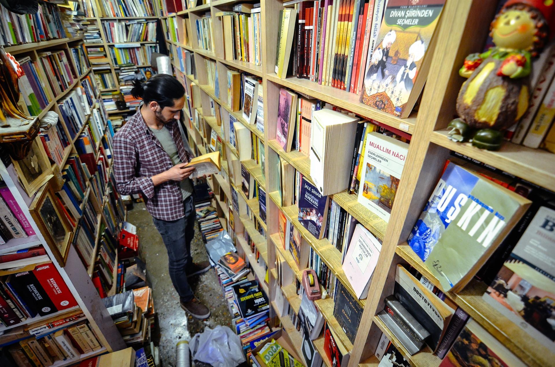 Konya’s Rampalı Bazaar meeting point for music, book lovers