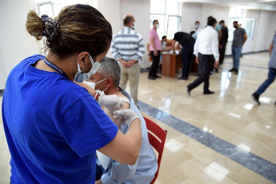 Istanbul hopes to complete COVID vaccinations in July