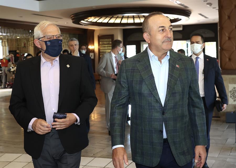 Top Turkish, European diplomats meet ahead of key EU summit