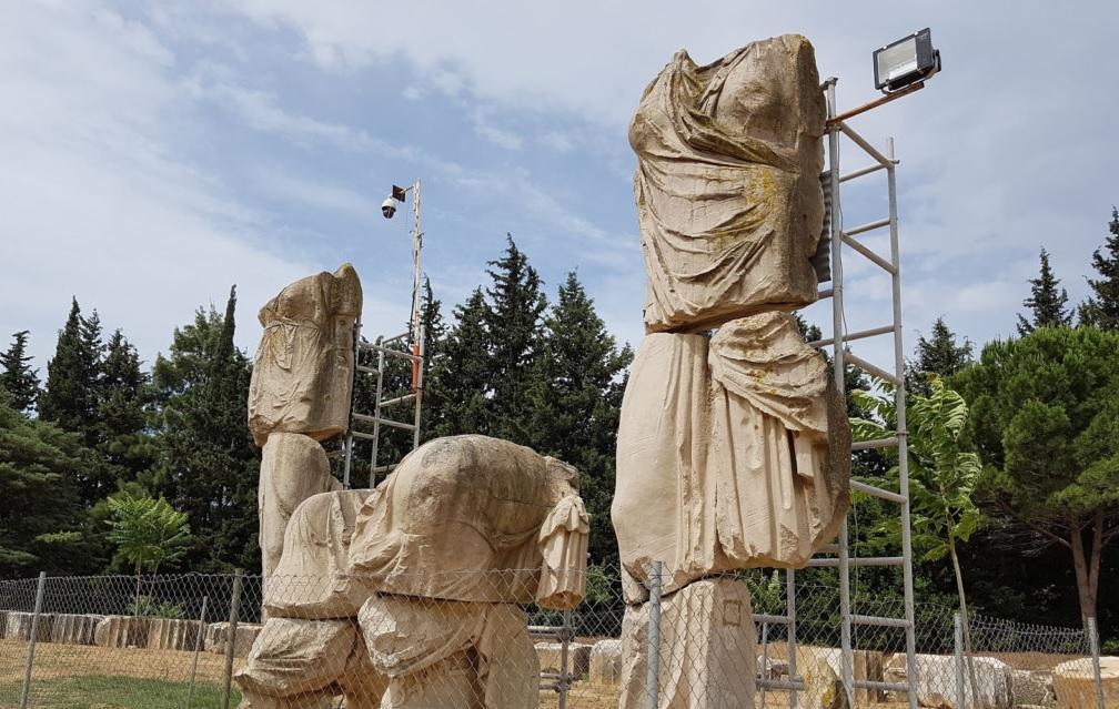 Cult statues under restoration in oldest oracle center