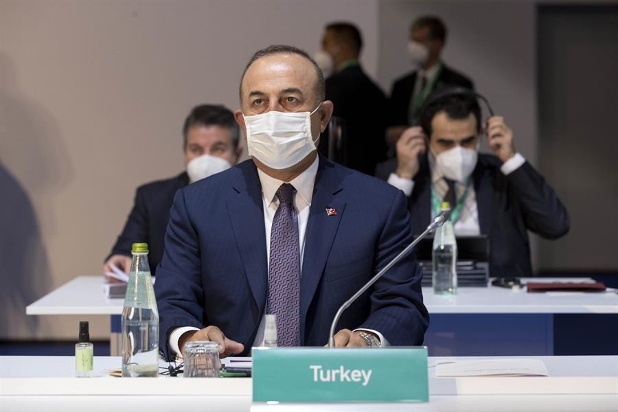 Turkey’s top diplomat draws attention to YPG acts at anti-ISIL meeting