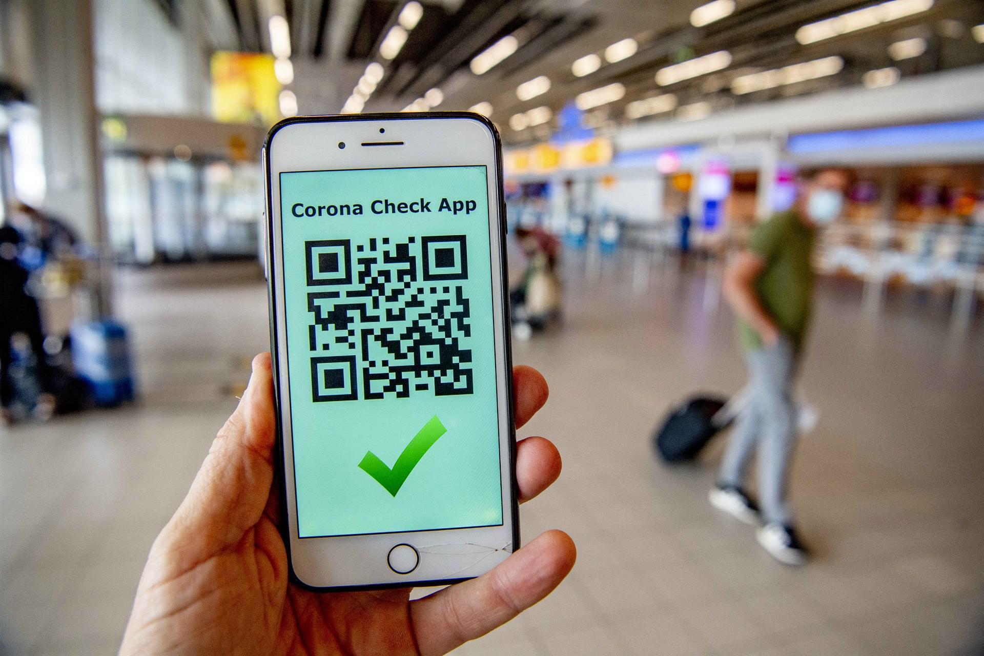EU revives bloc-wide travel with COVID pass but Delta poses threat