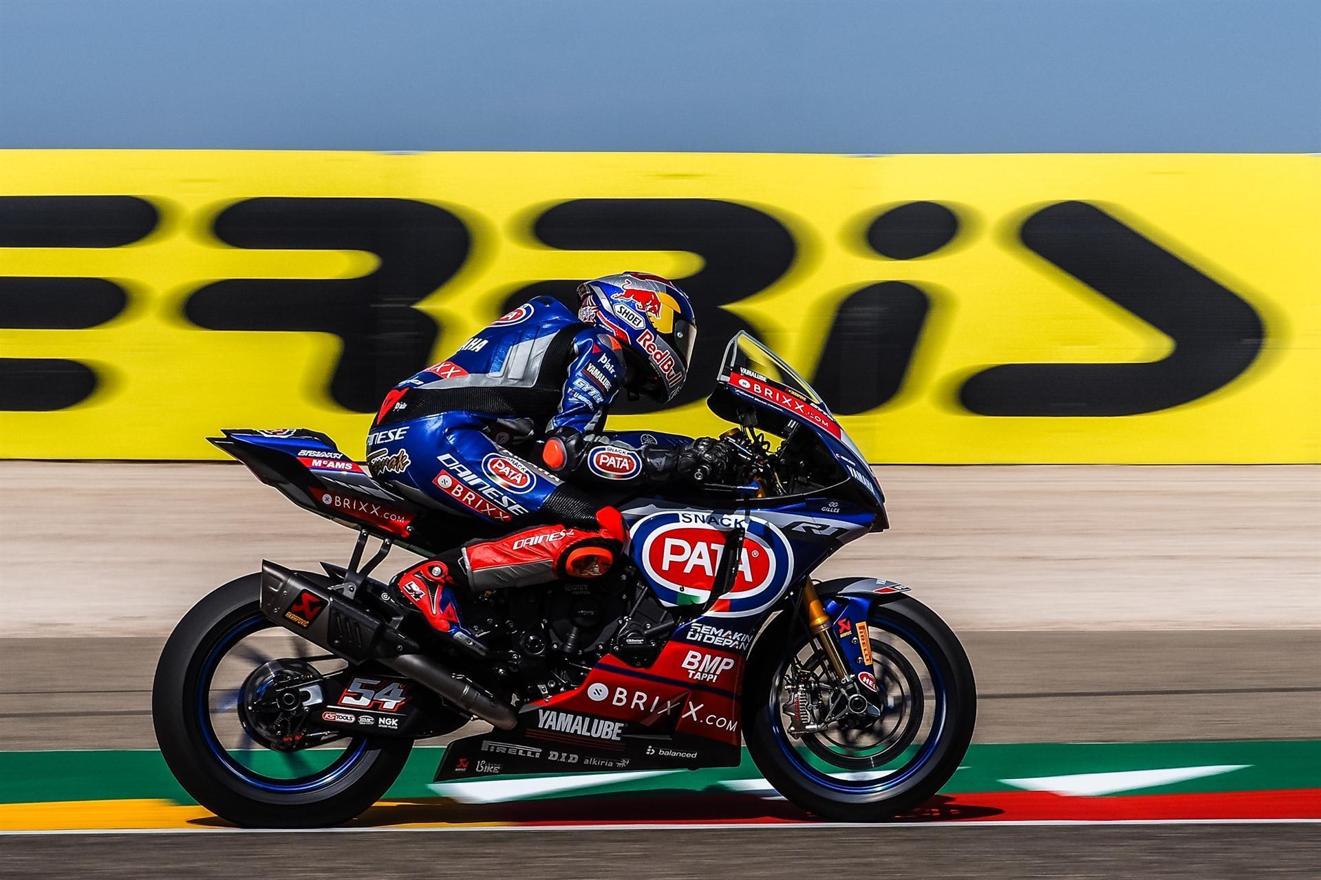 Razgatlıoğlu wins opening race of World Superbike’s UK round