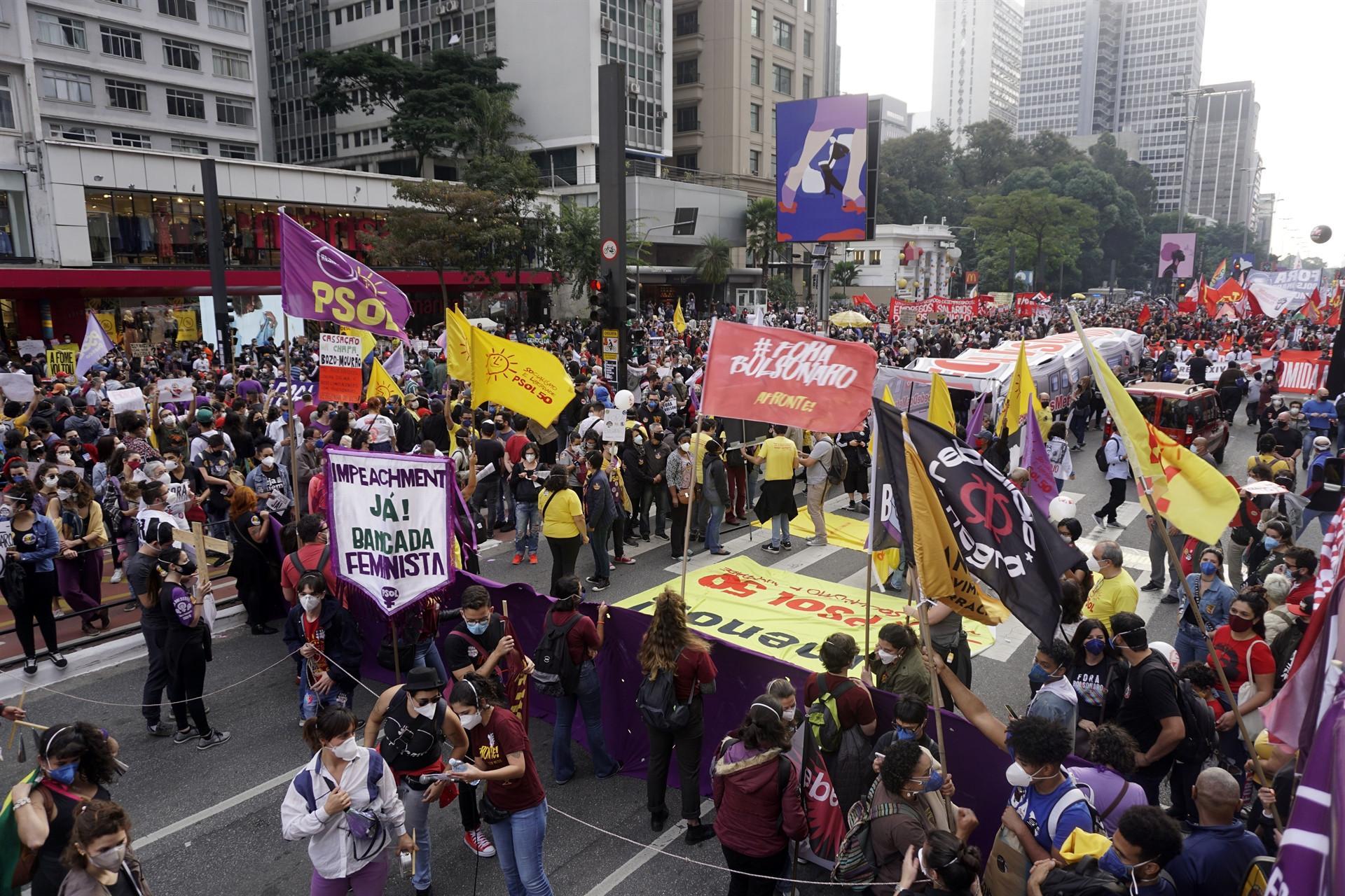 Court OKs probe of Brazil’s Bolsonaro, who faces protests