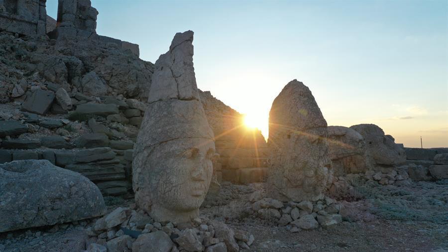 Mount Nemrut welcomes 30,000 visitors in month