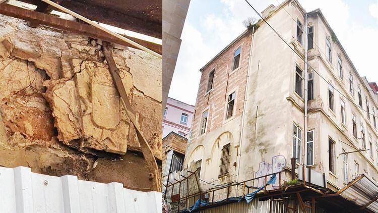Giant Genoese coat of arms adorning Istanbul’s palace stolen