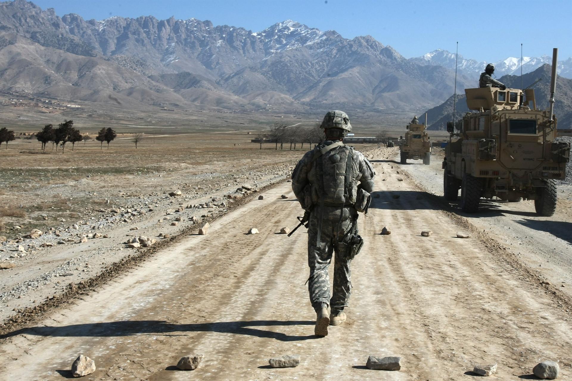 US to start evacuating some under-threat Afghan visa applicants