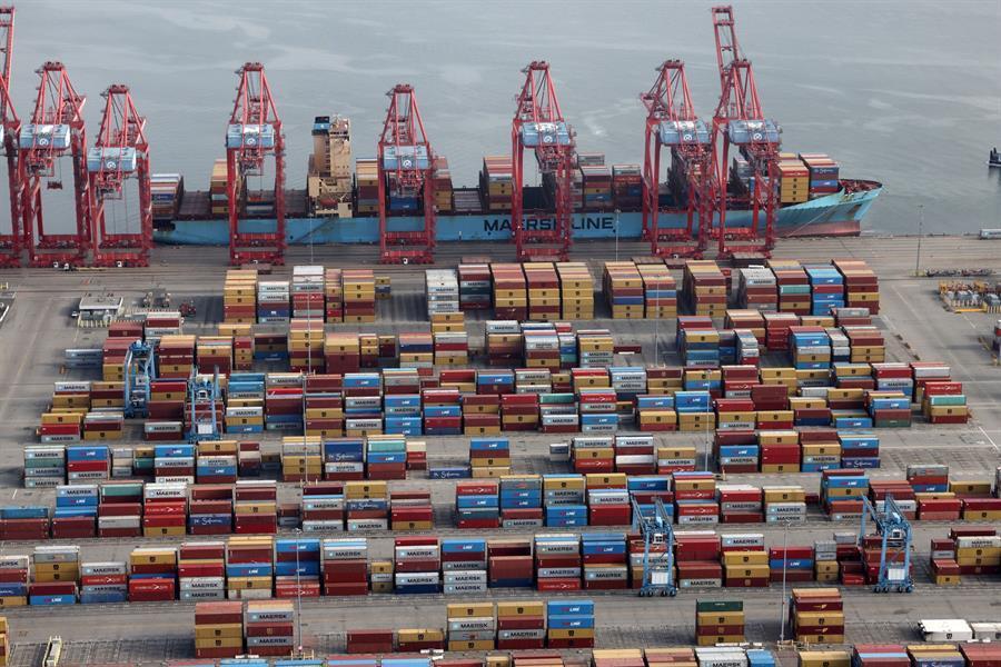 US officials look to address transportation supply chain issues