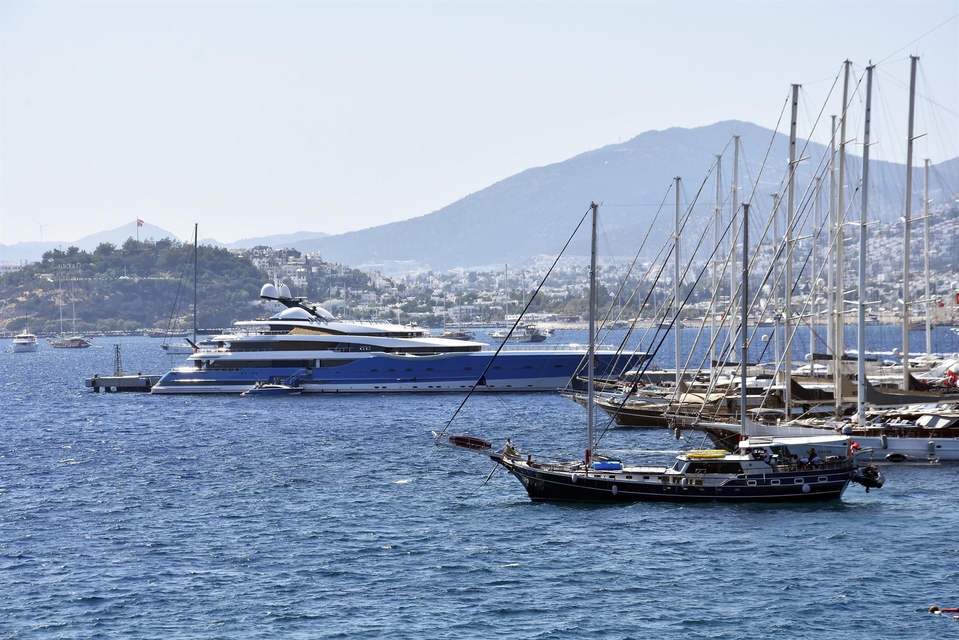 Yachts race for parking spot in tourism hotspot Bodrum