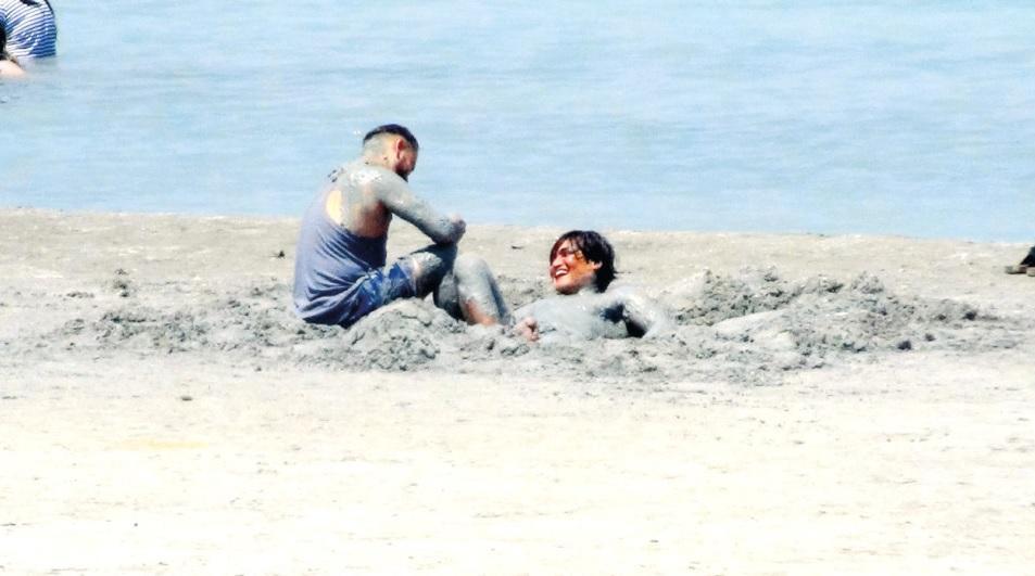 Five fined for vandalizing Lake Salda