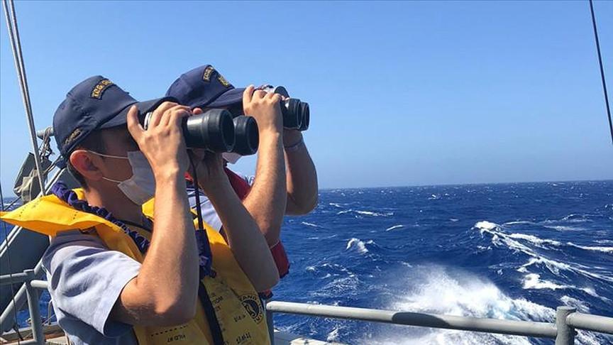 Turkey says 37 migrants rescued after boat sinks off Crete