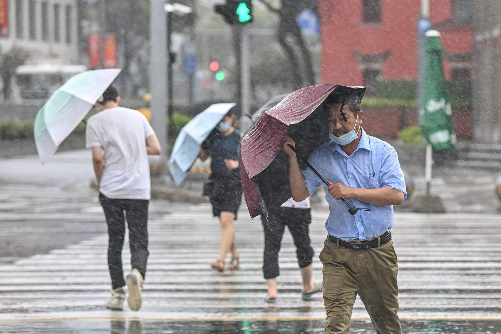 East China braces for typhoon In-fa after flooding in countrys centre