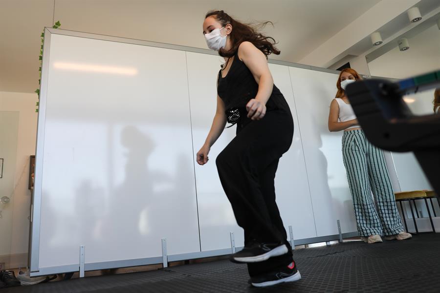 Quake victim recovers after 9-month rehabilitation