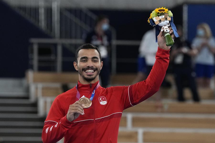 Ferhat Arıcan seals first-ever medal for Turkey in gymnastics