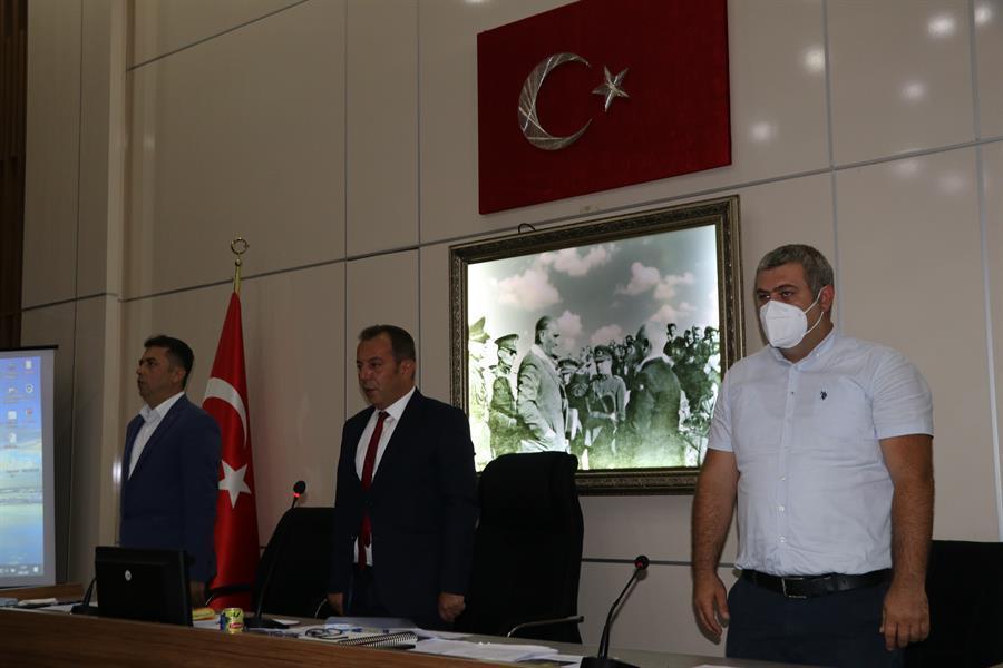 Municipal assembly approves mayor’s discriminatory motion against foreigners