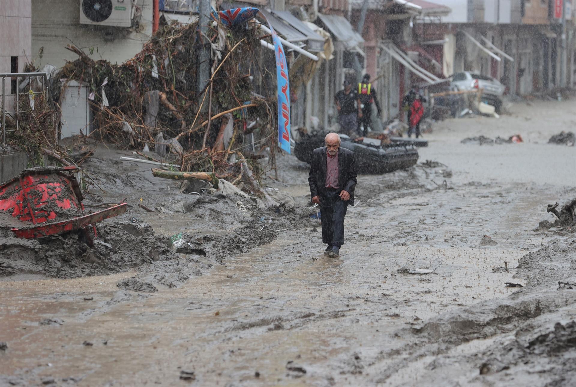 Death toll from northern Turkey floods rises to 31